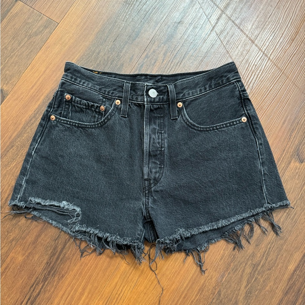 Levis cutoff black denim shorts